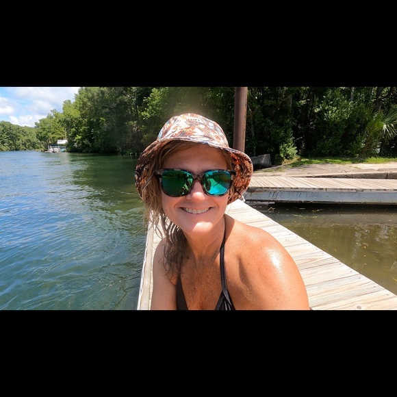 Meet Your Posher, Janice - Picture 4 of 8